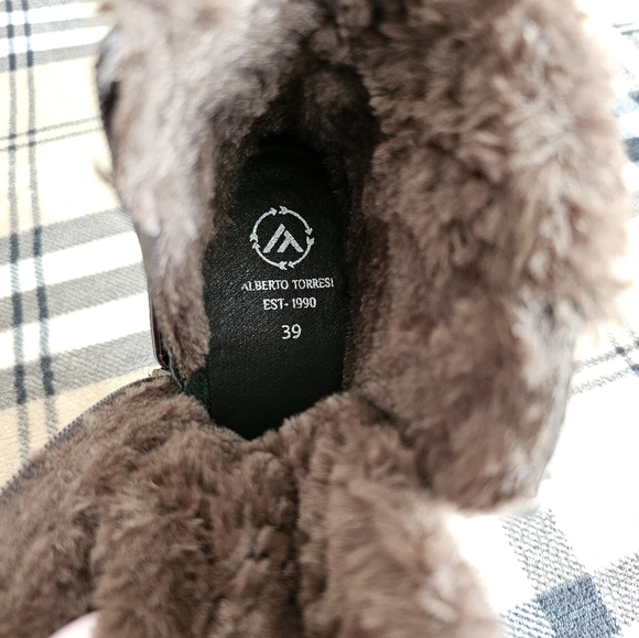 Brown Leather Fur-Lined Boots - Picture 9 of 9